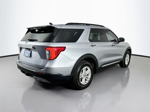 Used 2022 Ford Explorer XLT w/ Equipment Group 202A AWD/4WD image 7
