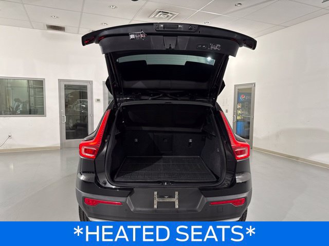 Used 2022 Volvo XC40 T5 Momentum AWD/4WD image 12