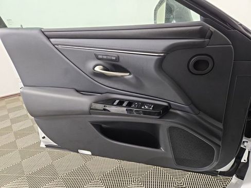 Used 2025 Lexus ES 350 w/ Premium Package image 32
