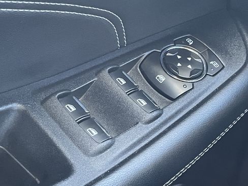 Used 2023 Ford Edge Titanium image 16