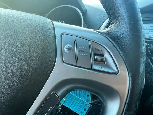 Used 2012 Hyundai Tucson GLS image 15