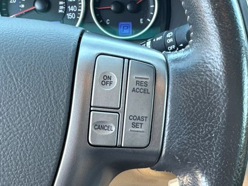Used 2011 Hyundai Veracruz Limited FWD image 28