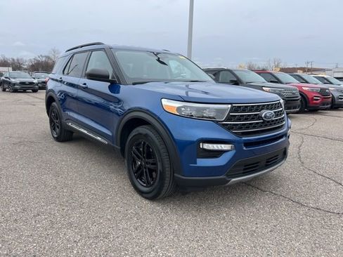 Certified 2023 Ford Explorer XLT w/ Equipment Group 202A image 3