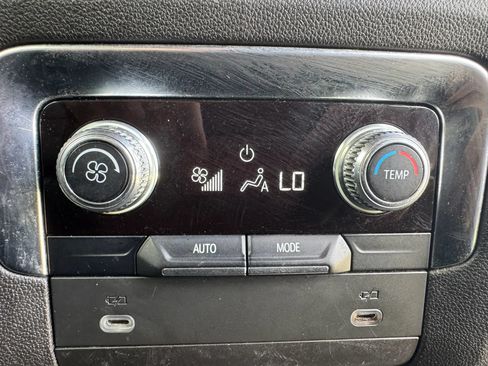 Used 2021 GMC Yukon XL SLT RWD image 19