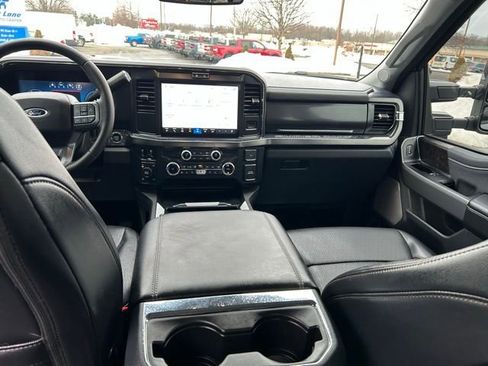 Used 2025 Ford F350 Lariat w/ Black Appearance Package image 17