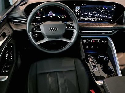 Used 2025 Audi Q5 Premium w/ Convenience Package