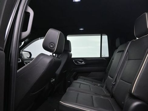 Used 2022 GMC Yukon XL SLT AWD/4WD image 11