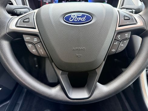 Used 2019 Ford Fusion SE FWD image 15
