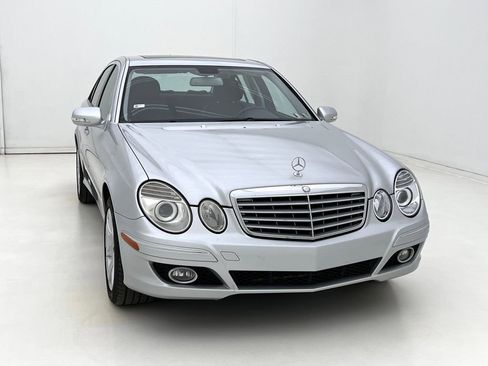 Used 2008 Mercedes-Benz E 350 4MATIC Sedan image 3