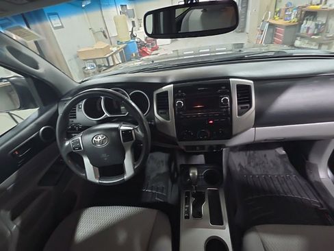 Used 2012 Toyota Tacoma PreRunner image 13