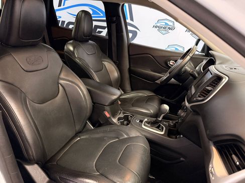 Used 2017 Jeep Cherokee Overland w/ Heavy Duty Protection Group image 24