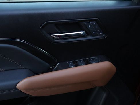 Used 2024 GMC Canyon AT4 w/ AT4 Premium Package image 21