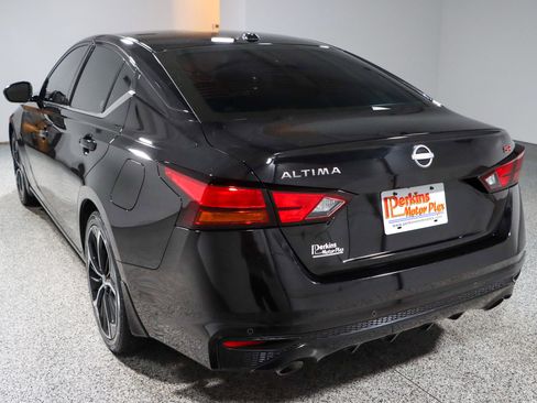 Used 2023 Nissan Altima 2.5 SR FWD image 9