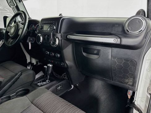 Used 2012 Jeep Wrangler Rubicon w/ PWR Convenience Group AWD/4WD image 32