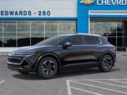 New 2026 Chevrolet Equinox EV LT image 2