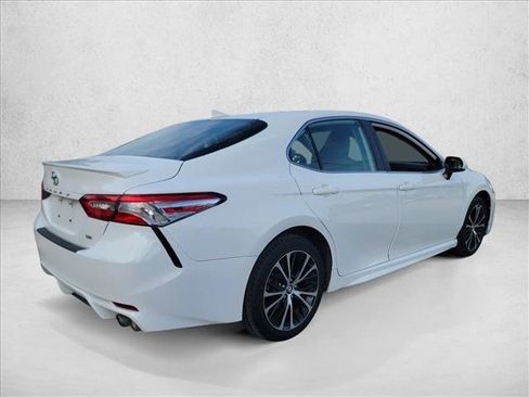 Used 2020 Toyota Camry SE w/ Carpet Mat Package FWD image 5