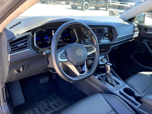 Used 2024 Volkswagen Jetta SE image 18