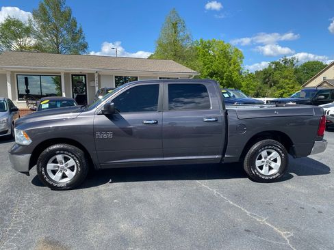 Used 2017 RAM 1500 Classic SLT image 3