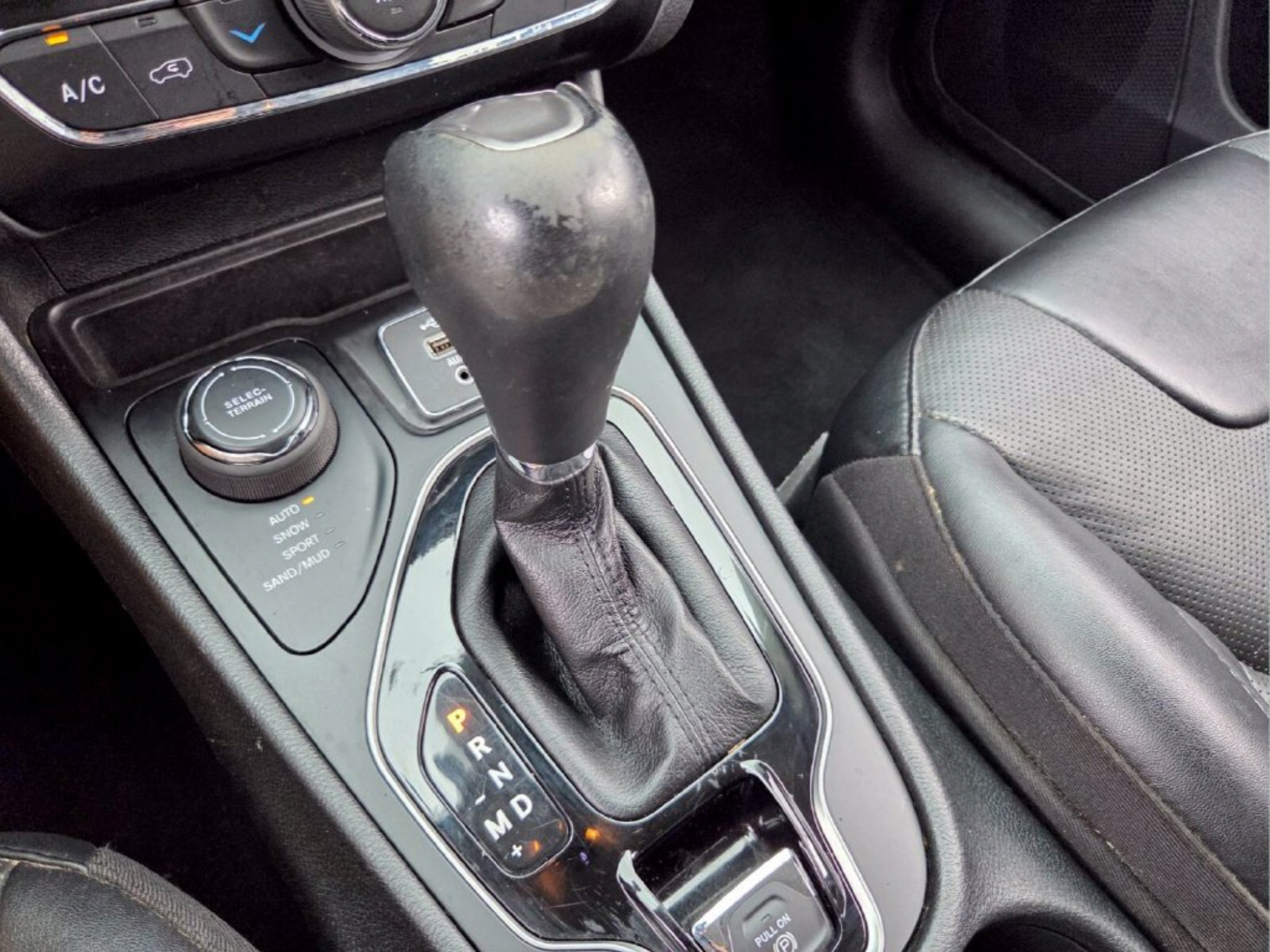 Used 2023 Jeep Cherokee Altitude Lux AWD/4WD image 19