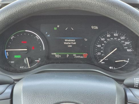 Used 2025 Toyota Sienna LE FWD image 16