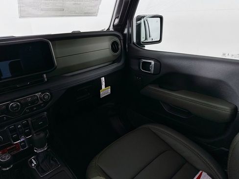 New 2026 Jeep Gladiator Mojave AWD/4WD image 32