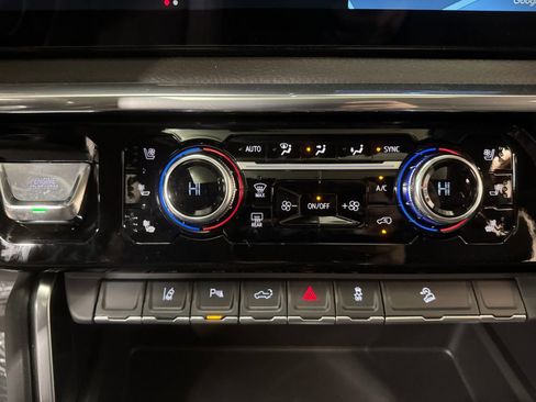 New 2026 GMC Sierra 3500 Denali w/ Denali Reserve Package image 17