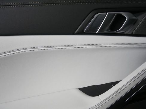 Certified 2025 BMW X6 xDrive40i w/ Premium Package image 14