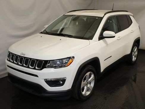 Used 2019 Jeep Compass Latitude image 1
