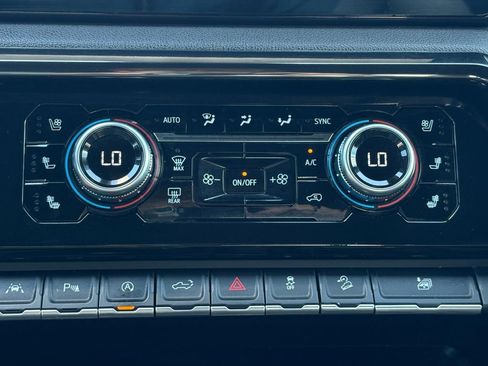 Used 2023 GMC Sierra 1500 AT4 w/ AT4 Preferred Package AWD/4WD image 27