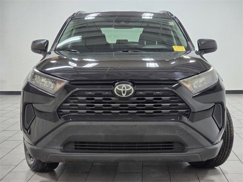 Used 2019 Toyota RAV4 LE image 9