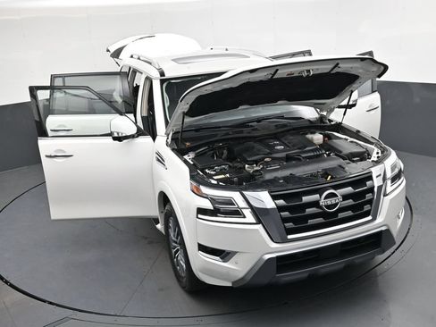 Used 2024 Nissan Armada SL w/ Captain's Chairs Package RWD image 48