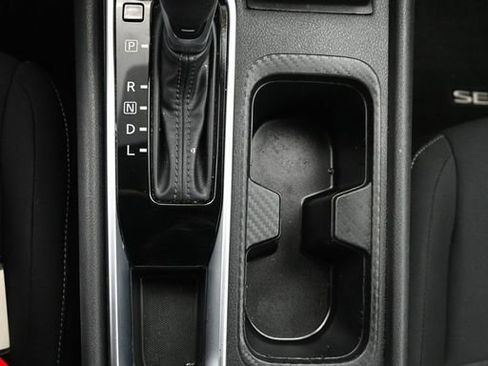 Used 2025 Nissan Sentra SV FWD image 21