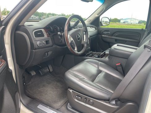 Used 2012 GMC Yukon Denali AWD/4WD image 5