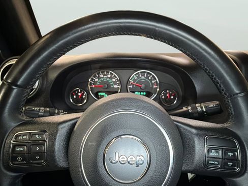 Used 2018 Jeep Wrangler Unlimited Rubicon w/ Connectivity Group AWD/4WD image 29
