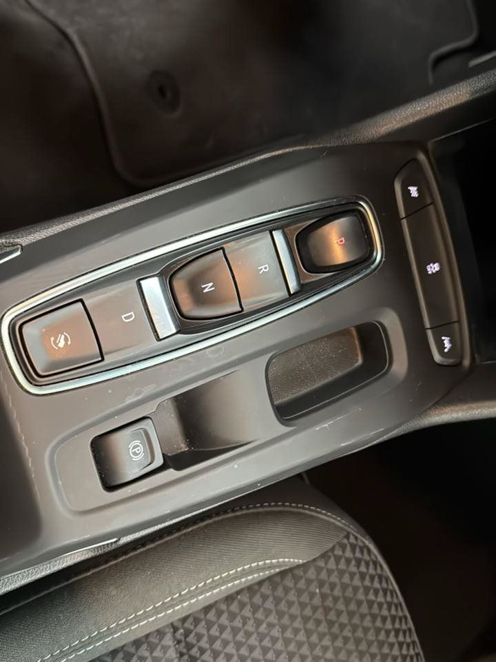 Used 2022 Chevrolet Bolt LT FWD image 16