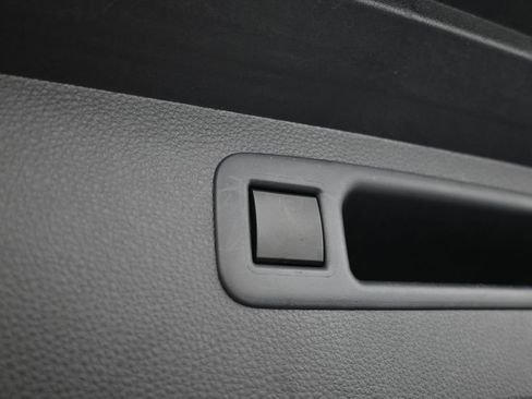 Used 2022 Toyota Highlander L image 38