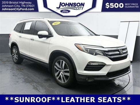 Used 2017 Honda Pilot Touring image 1