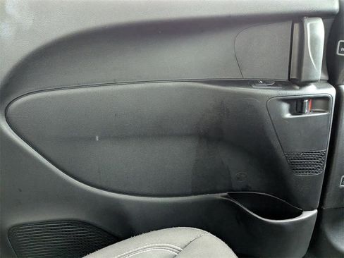 Used 2023 Chrysler Pacifica Touring image 30