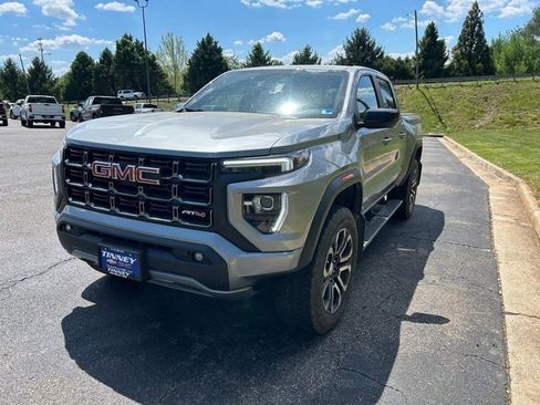 Used 2023 GMC Canyon AT4 w/ AT4 Premium Package AWD/4WD image 3