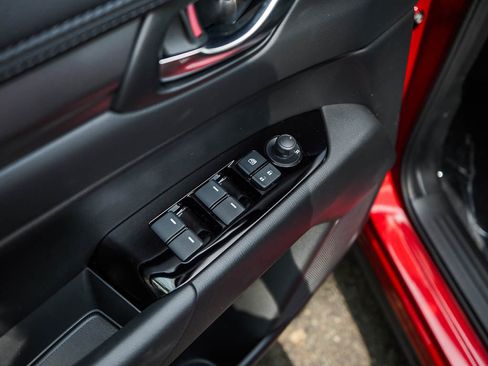 New 2025 MAZDA CX-5 AWD 2.5 S w/ Preferred Package image 18