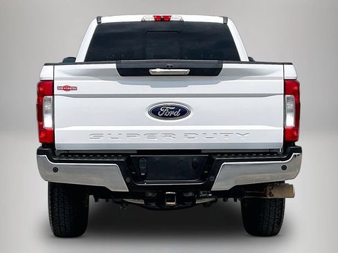 Used 2019 Ford F250 XLT w/ XLT Premium Package AWD/4WD image 6