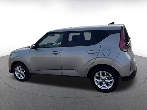 Used 2025 Kia Soul LX w/ LX Technology Package image 10