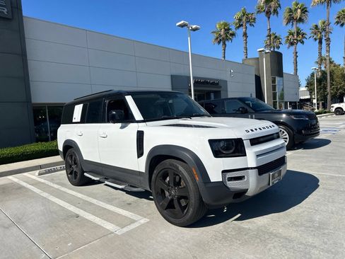 Used 2023 Land Rover Defender 130 SE AWD/4WD image 2