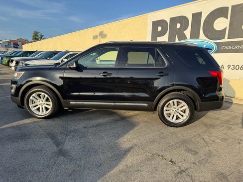 Used 2016 Ford Explorer XLT w/ Equipment Group 202A image 10