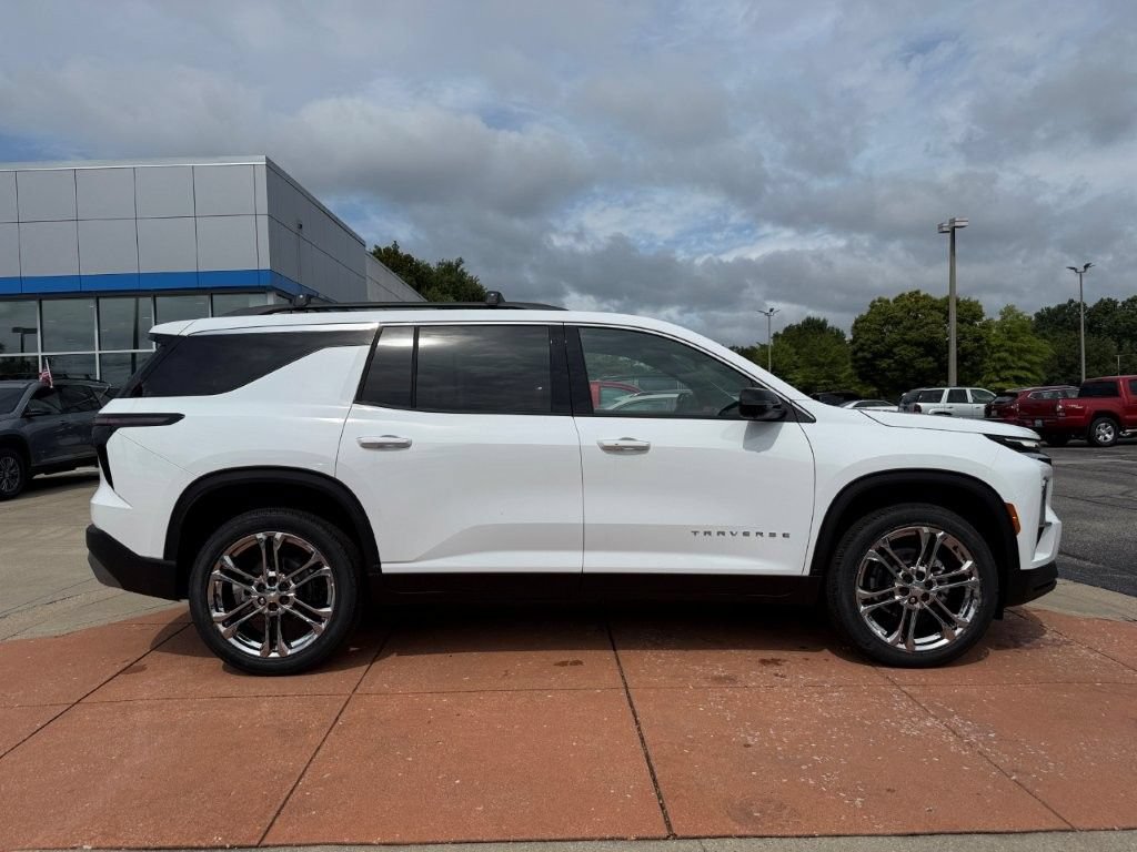 New 2027 Chevrolet Traverse LT w/ Driver Confidence Package FWD image 6