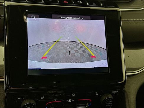 Certified 2023 Jeep Grand Cherokee L Laredo image 22