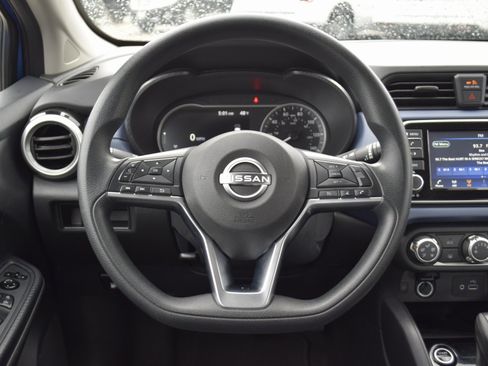 Used 2023 Nissan Versa SV image 11