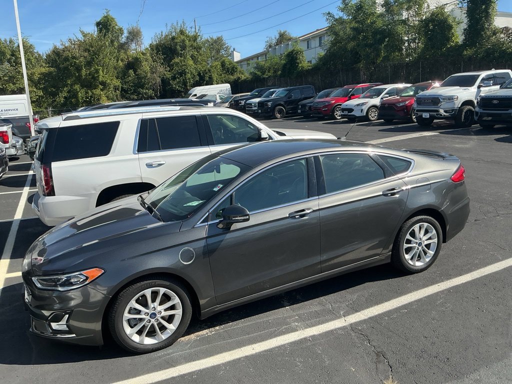 Used 2019 Ford Fusion Energi Titanium FWD image 5