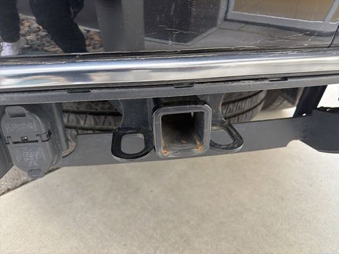 Used 2023 GMC Yukon XL AT4 image 7