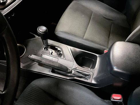 Used 2015 Toyota RAV4 LE image 14